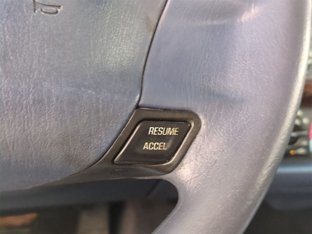 Thumbnail: 2002 Chevrolet Impala - 27