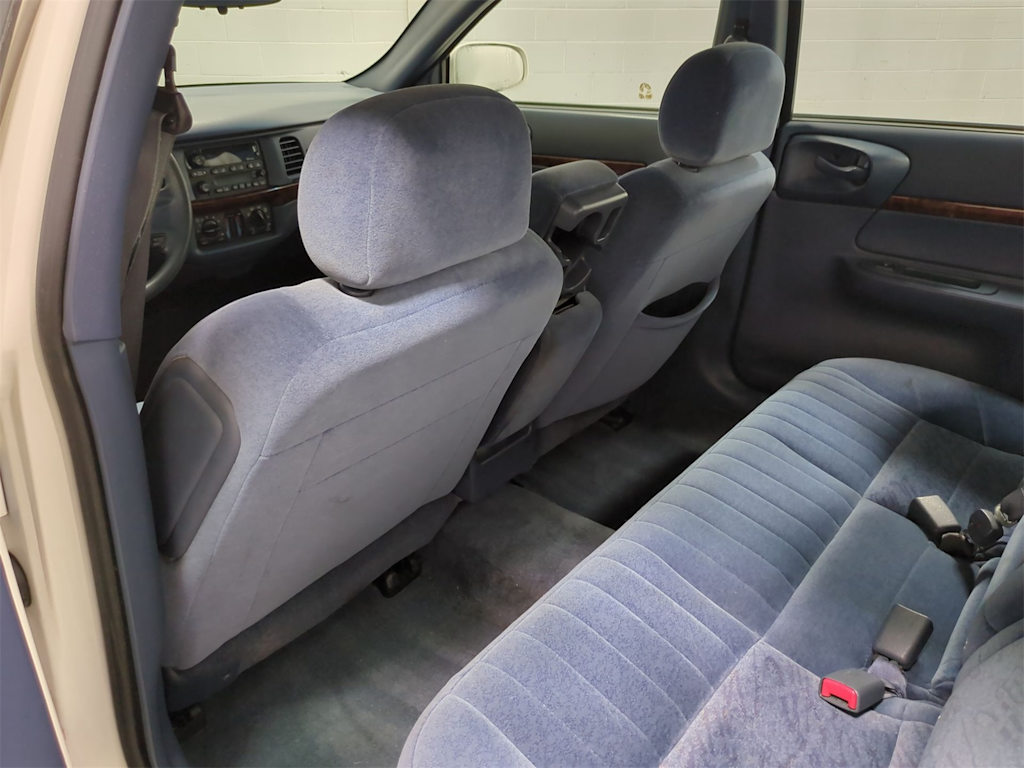 Thumbnail: 2002 Chevrolet Impala - 12