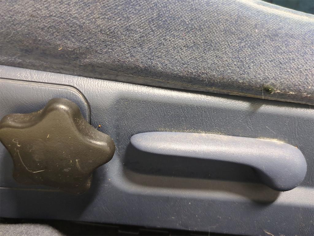 Thumbnail: 2002 Chevrolet Impala - 23