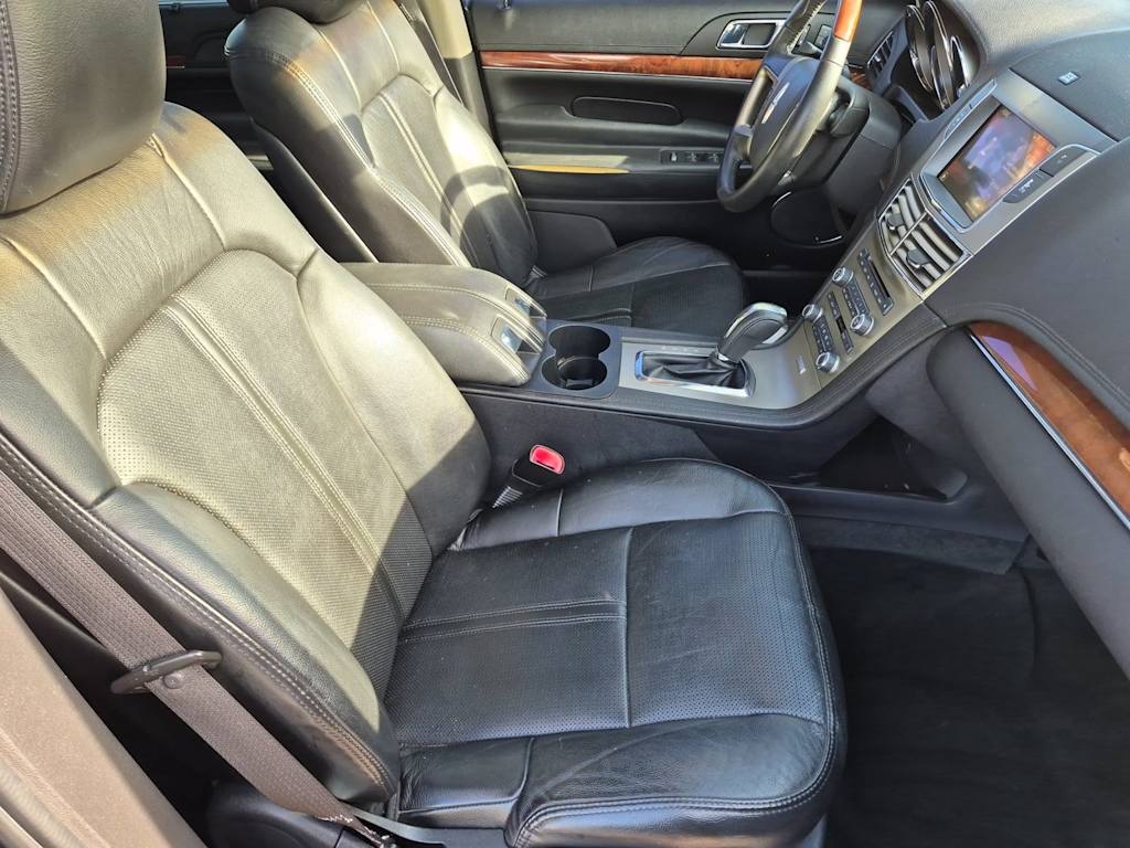 Thumbnail: 2012 Lincoln MKT - 29