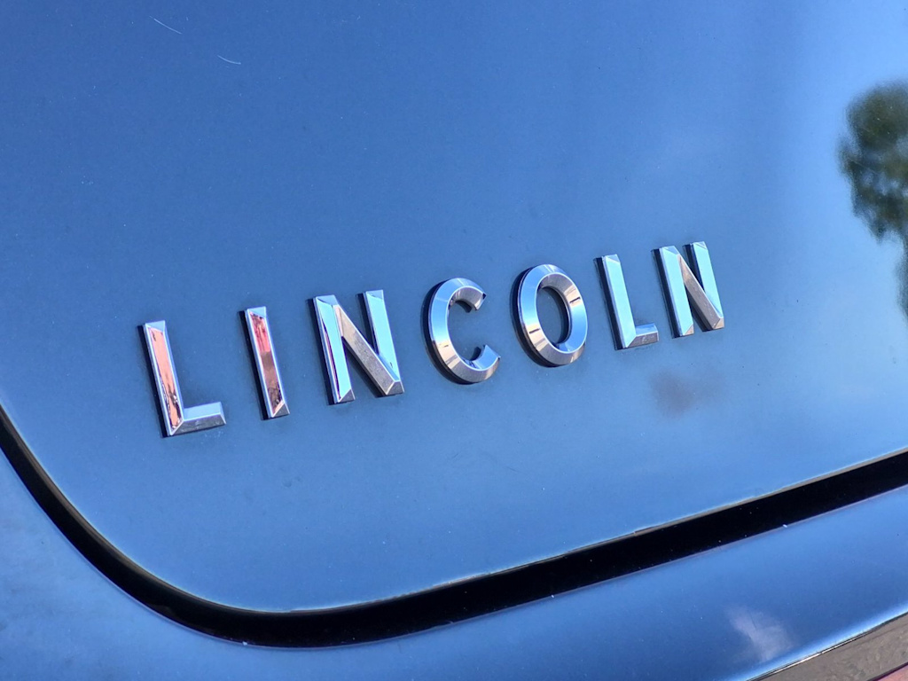 Thumbnail: 2012 Lincoln MKT - 7