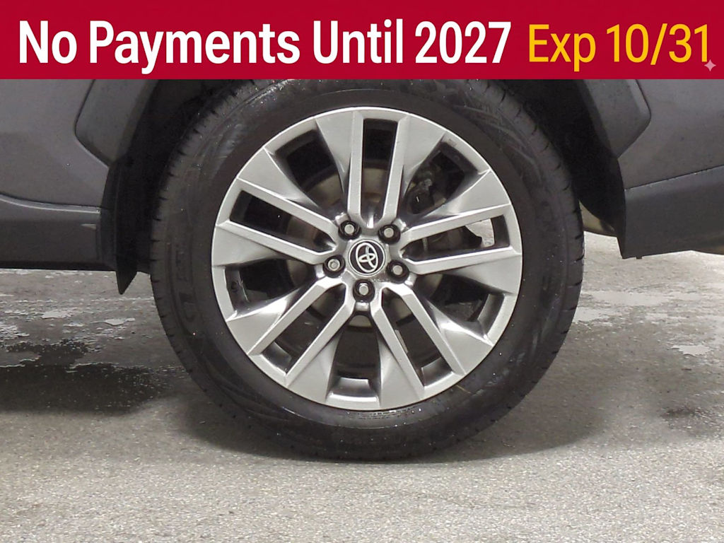 Thumbnail: 2022 Toyota RAV4 - 8