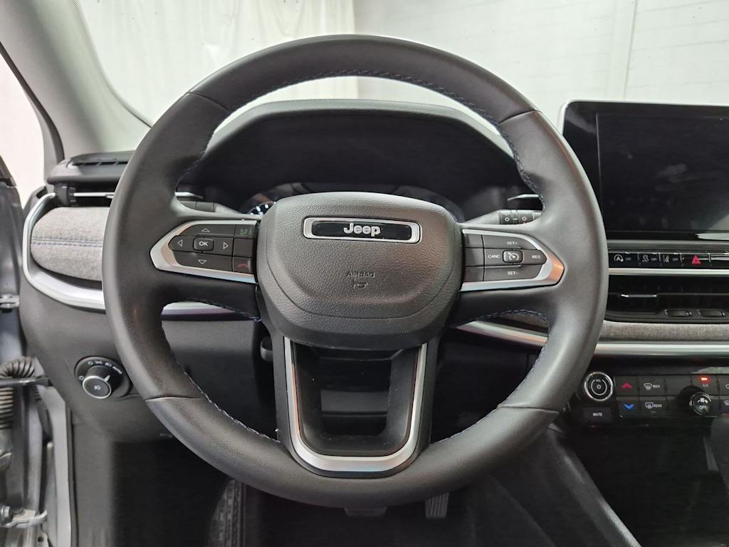 Thumbnail: 2022 Jeep Compass - 13