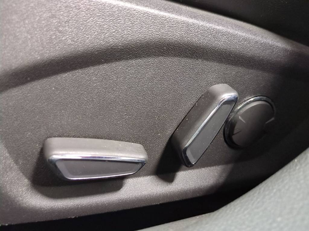 Thumbnail: 2014 Ford Fusion - 27