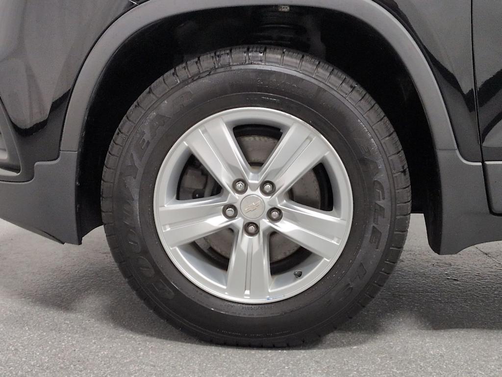 Thumbnail: 2017 Chevrolet Trax - 8