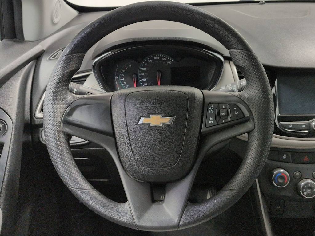 Thumbnail: 2017 Chevrolet Trax - 14