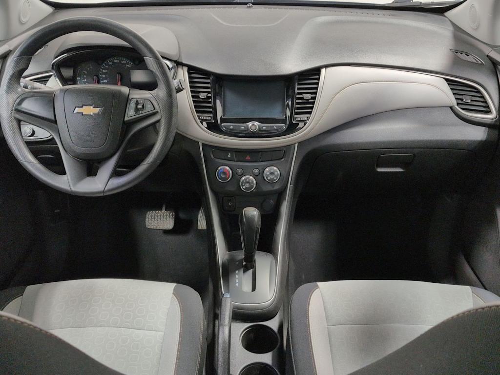 Thumbnail: 2017 Chevrolet Trax - 10