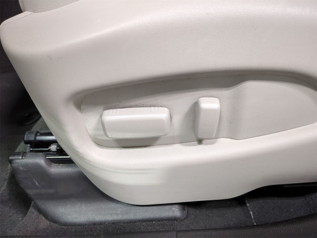 Thumbnail: 2016 Cadillac SRX - 27
