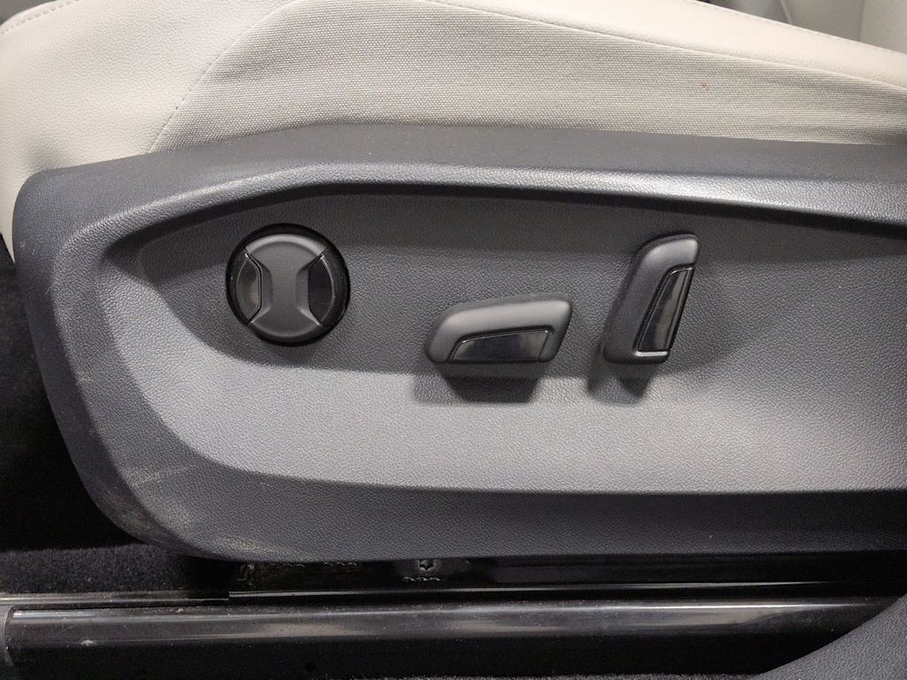 Thumbnail: 2022 Volkswagen Tiguan - 27