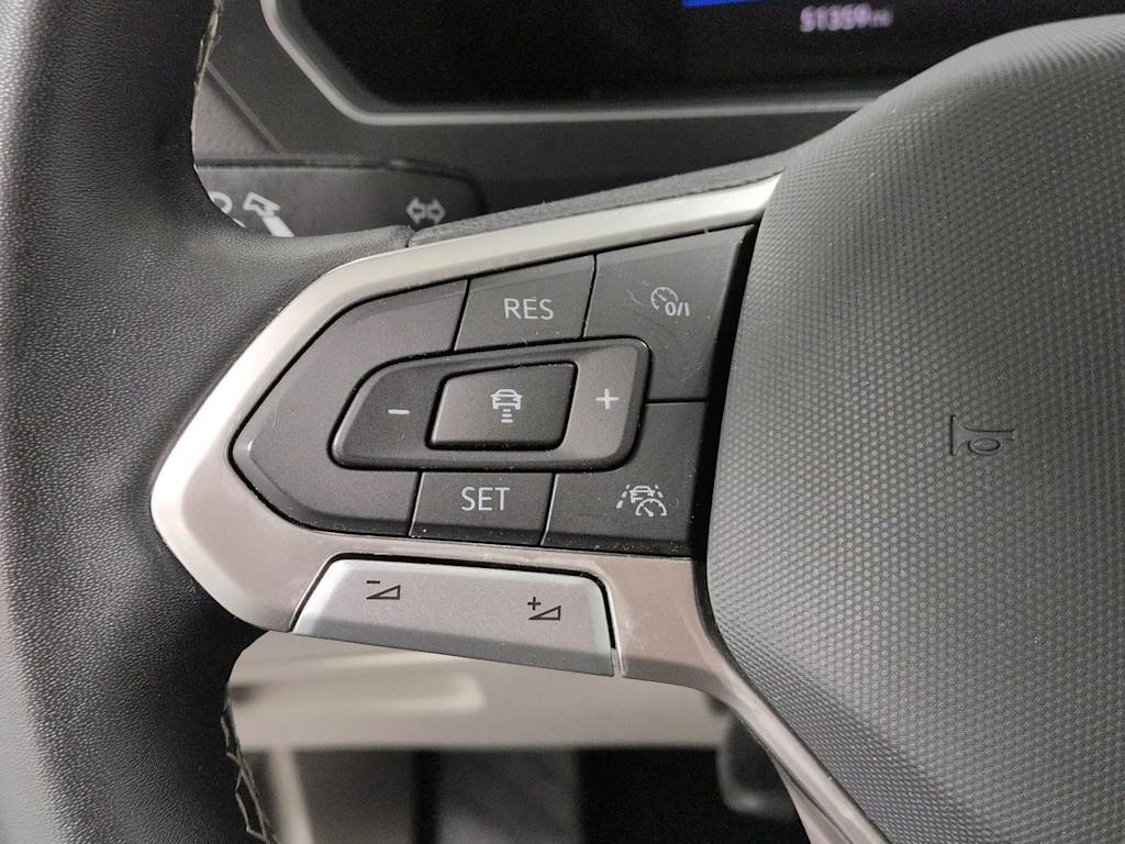 Thumbnail: 2022 Volkswagen Tiguan - 30