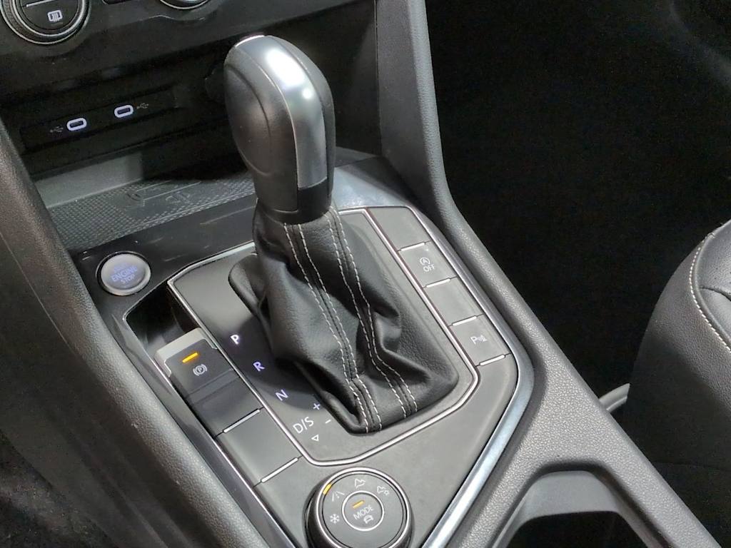 Thumbnail: 2021 Volkswagen Tiguan - 16