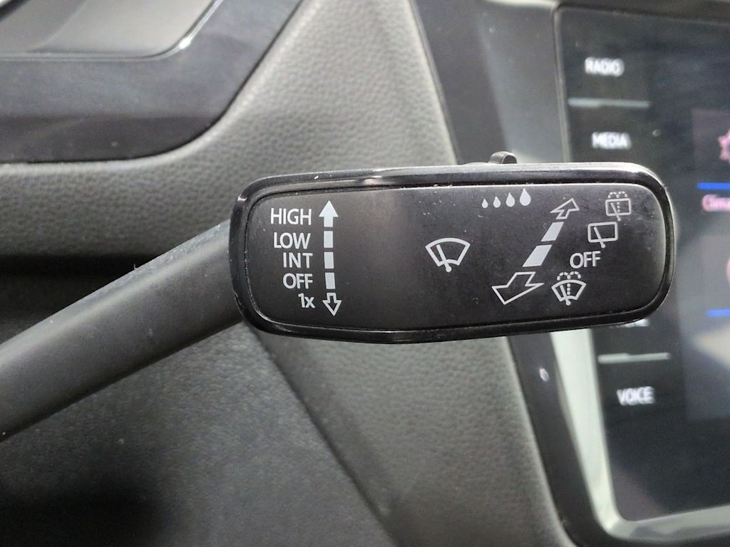 Thumbnail: 2021 Volkswagen Tiguan - 34