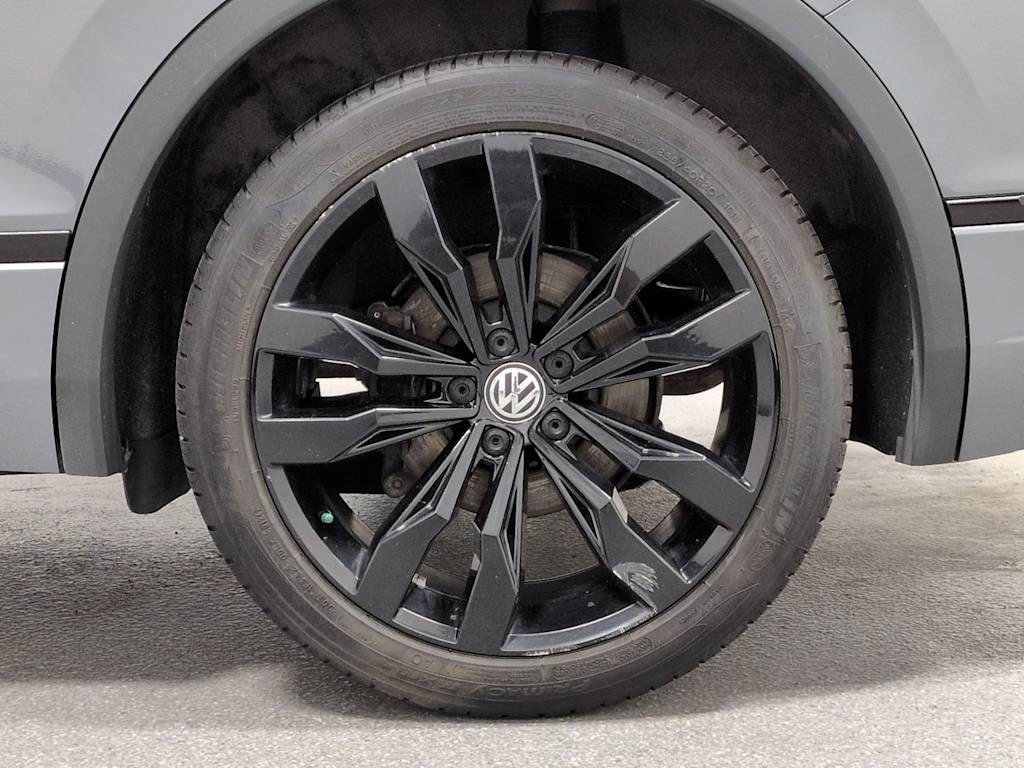 Thumbnail: 2021 Volkswagen Tiguan - 8