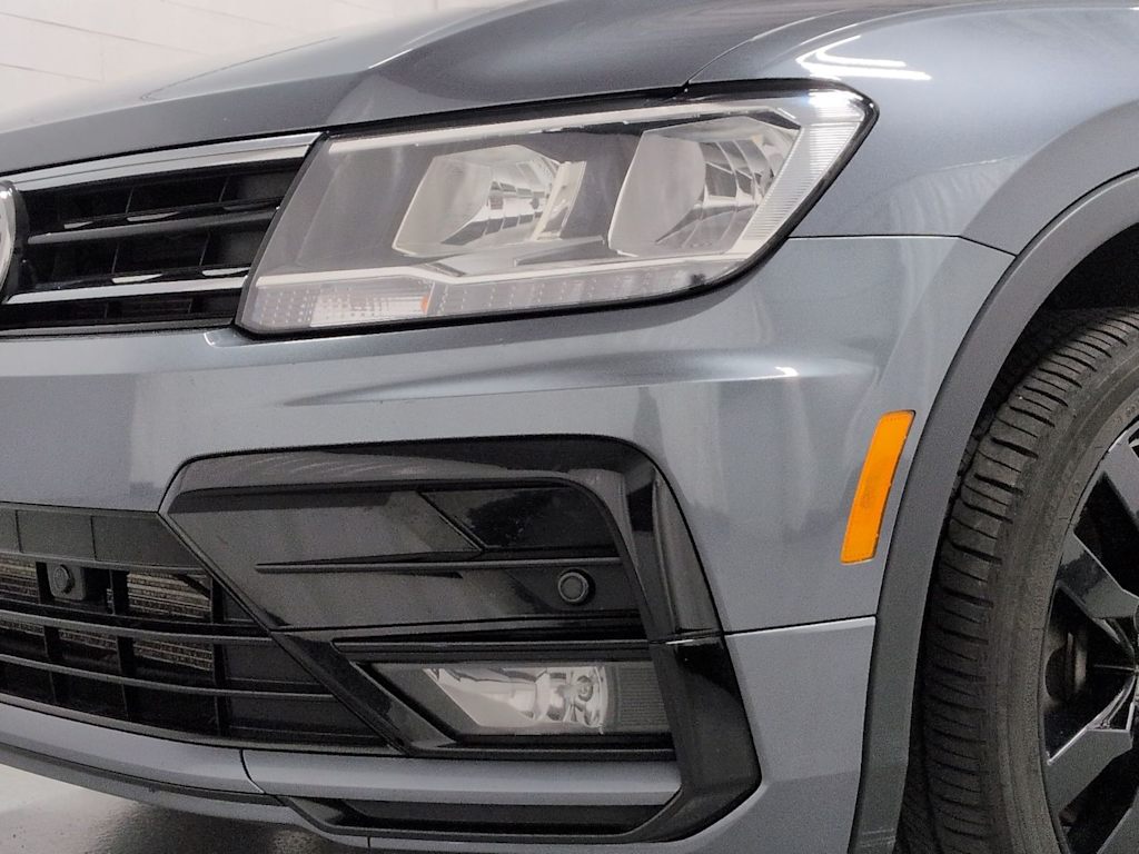Thumbnail: 2021 Volkswagen Tiguan - 25