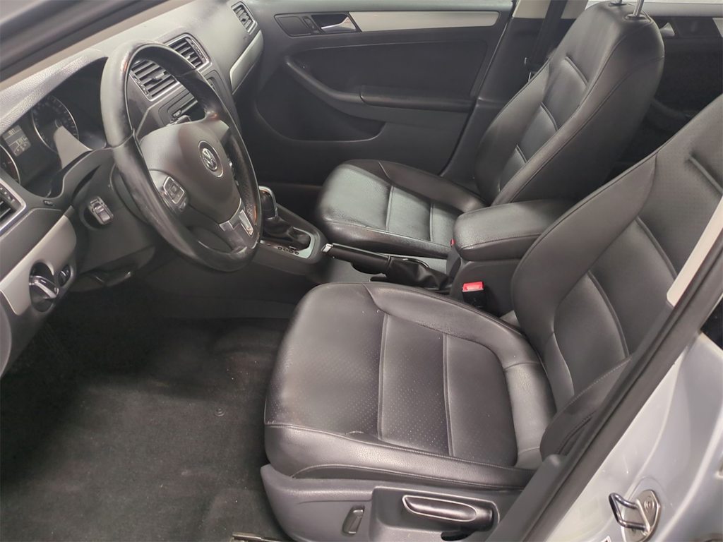 Thumbnail: 2014 Volkswagen Jetta - 10