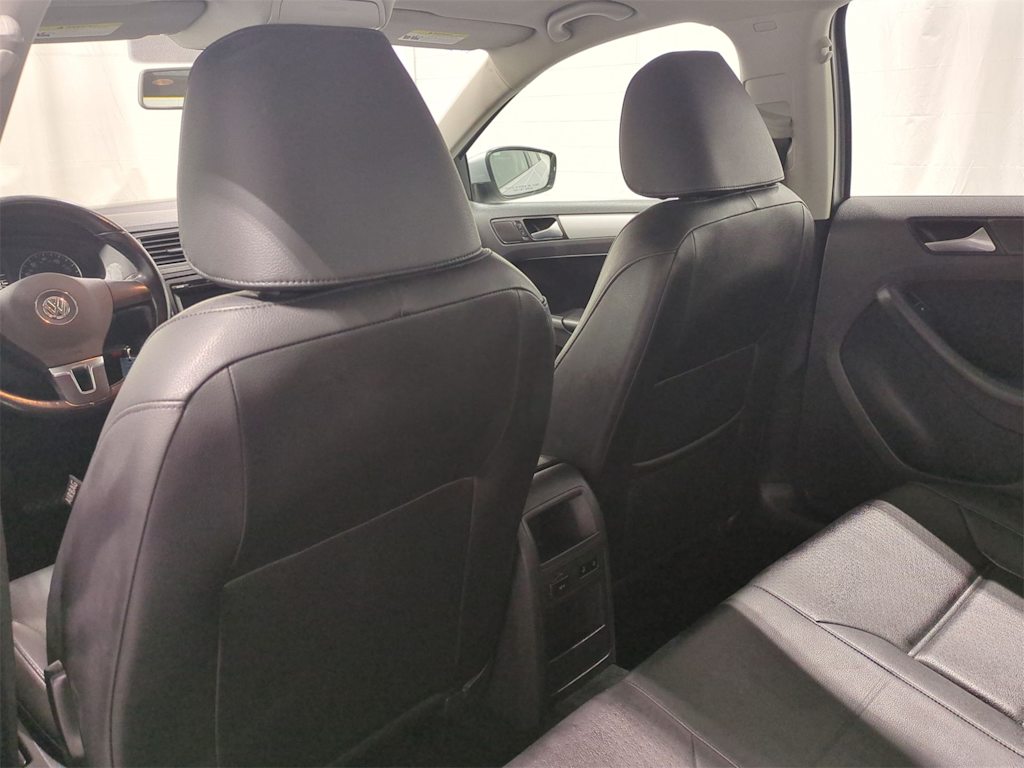 Thumbnail: 2014 Volkswagen Jetta - 11