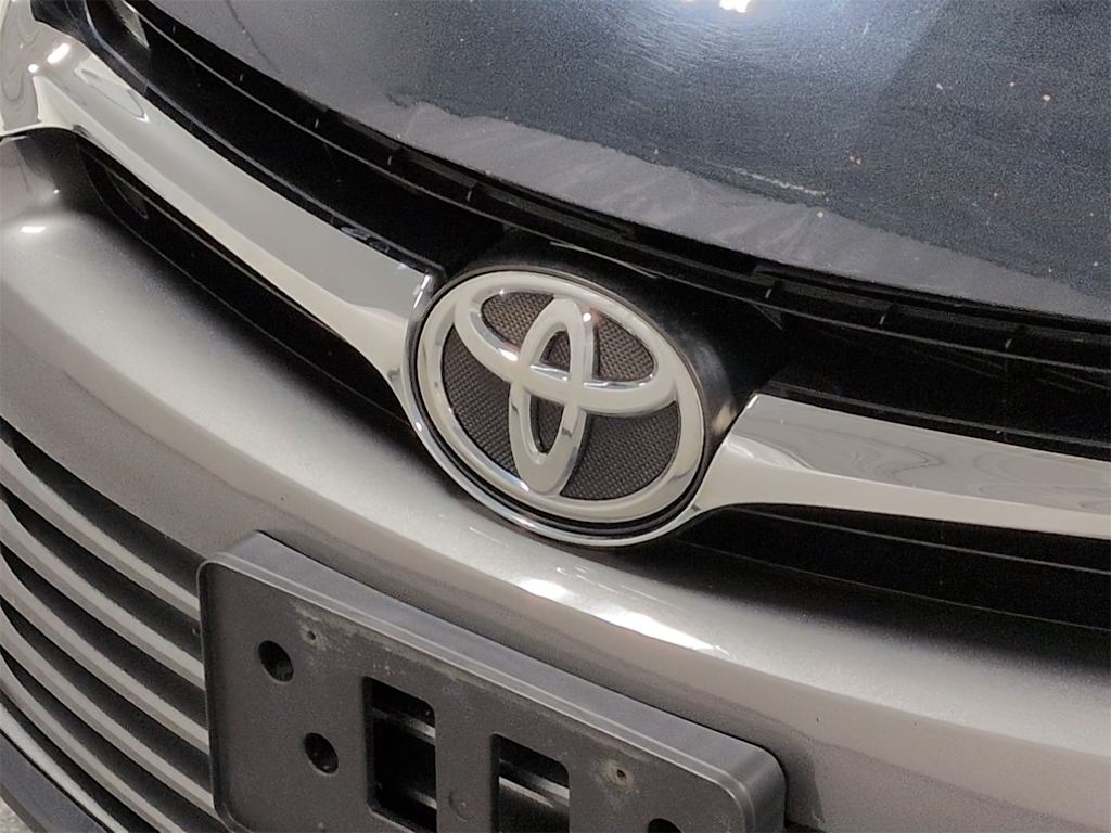 Thumbnail: 2017 Toyota Camry - 6