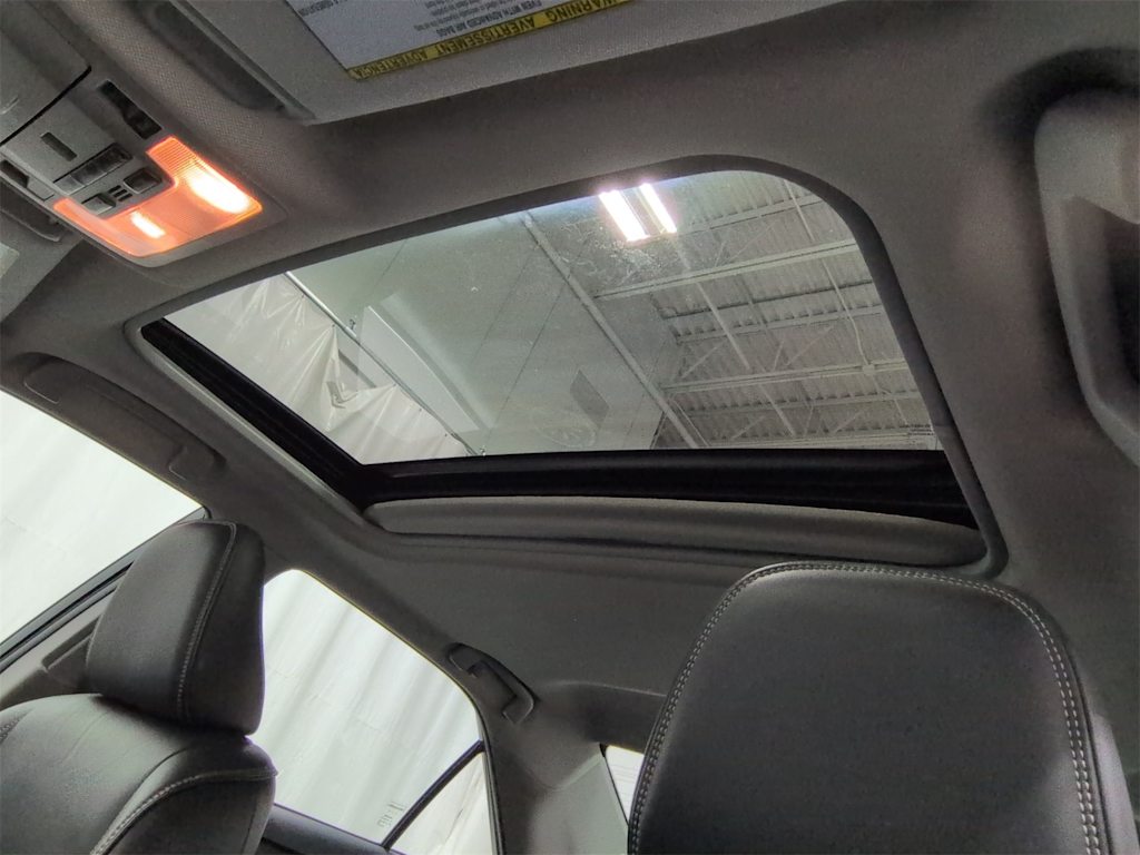 Thumbnail: 2017 Toyota Camry - 28