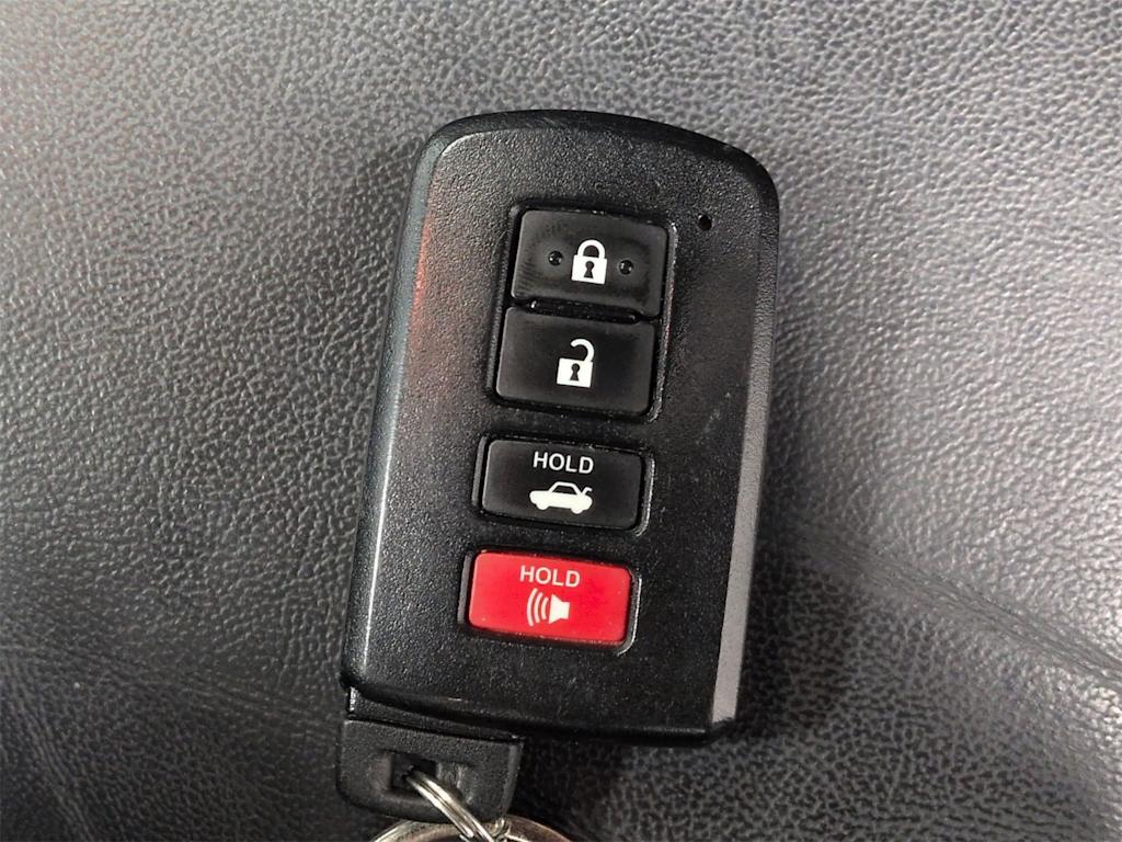 Thumbnail: 2017 Toyota Camry - 18