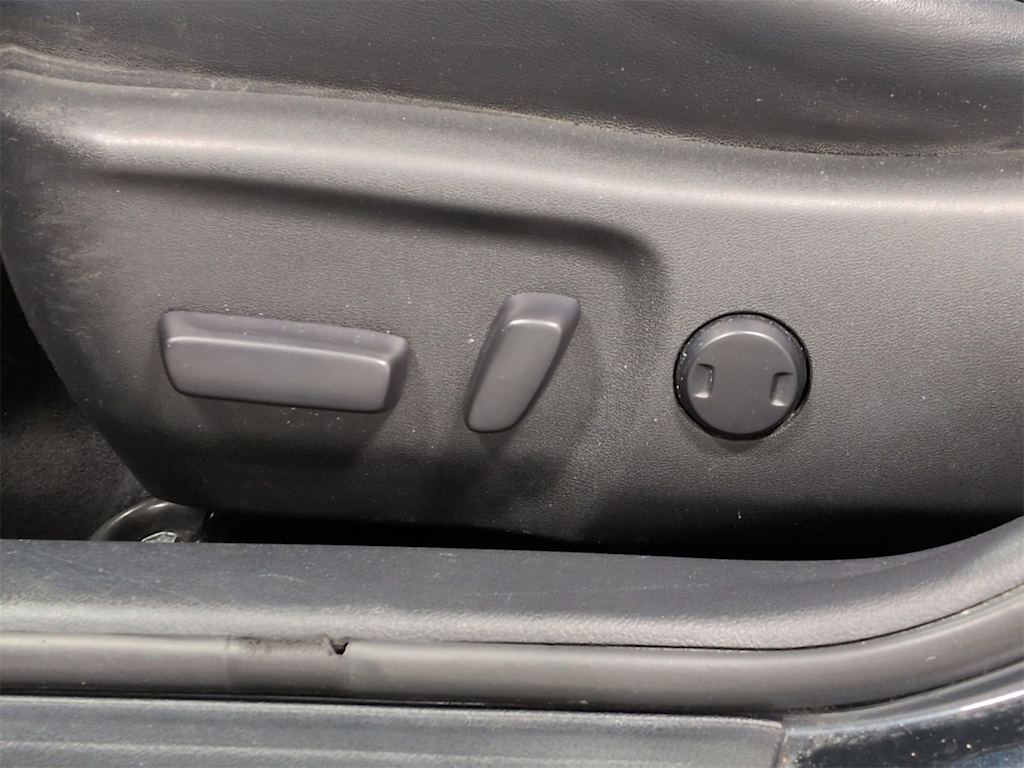 Thumbnail: 2017 Toyota Camry - 27