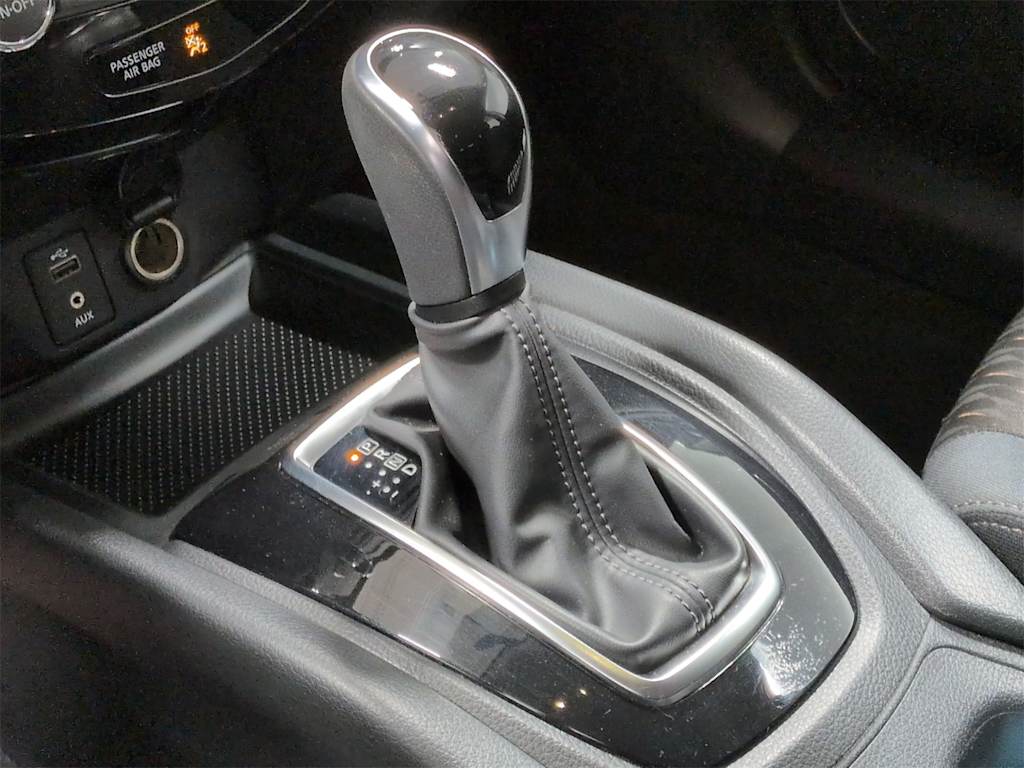 Thumbnail: 2017 Nissan Rogue - 16