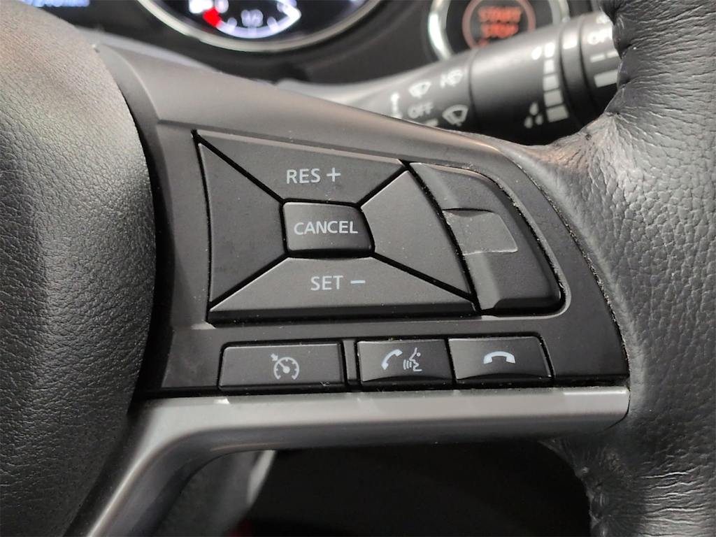 Thumbnail: 2017 Nissan Rogue - 33