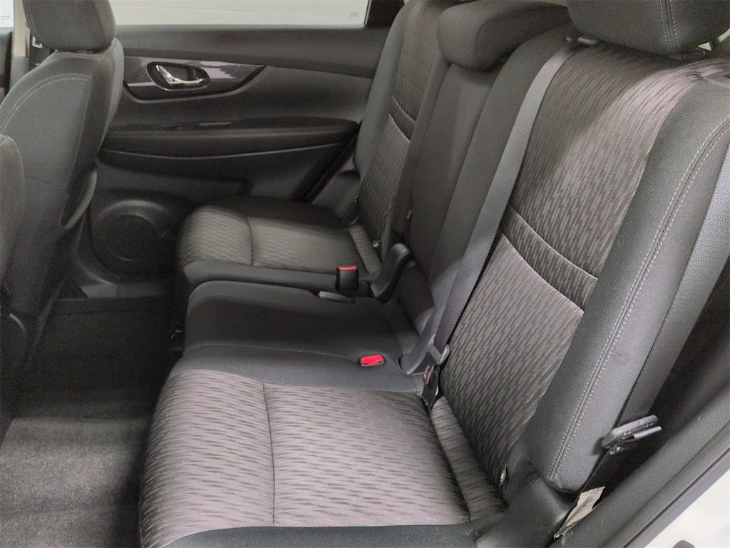 Thumbnail: 2017 Nissan Rogue - 13