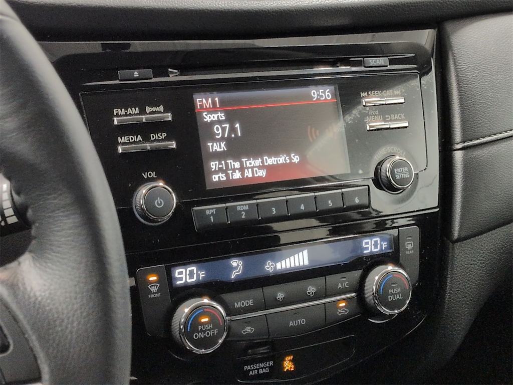 Thumbnail: 2017 Nissan Rogue - 15