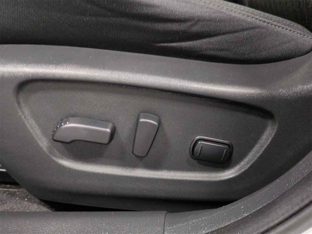 Thumbnail: 2017 Nissan Rogue - 27