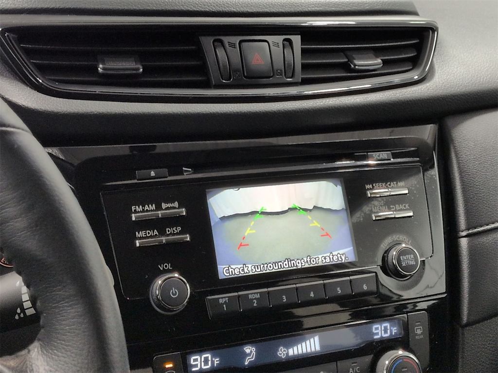 Thumbnail: 2017 Nissan Rogue - 36