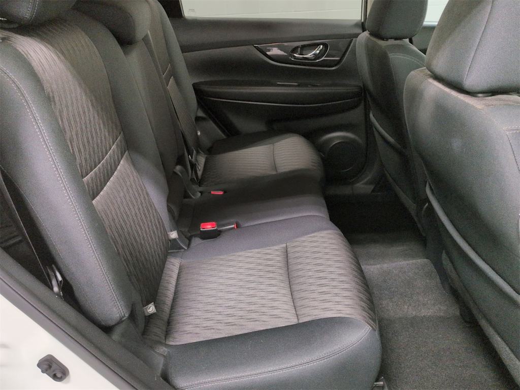 Thumbnail: 2017 Nissan Rogue - 29