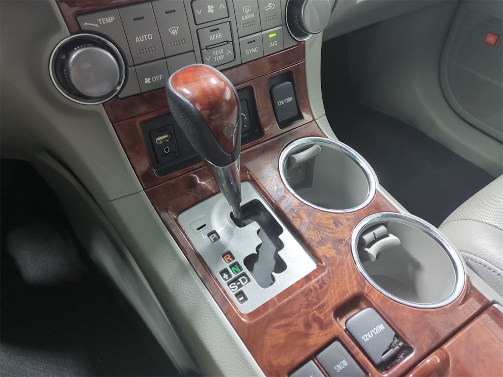 Thumbnail: 2013 Toyota Highlander - 37