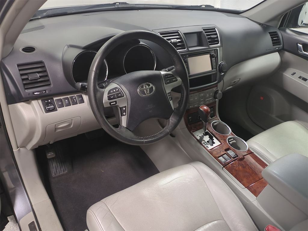 Thumbnail: 2013 Toyota Highlander - 2