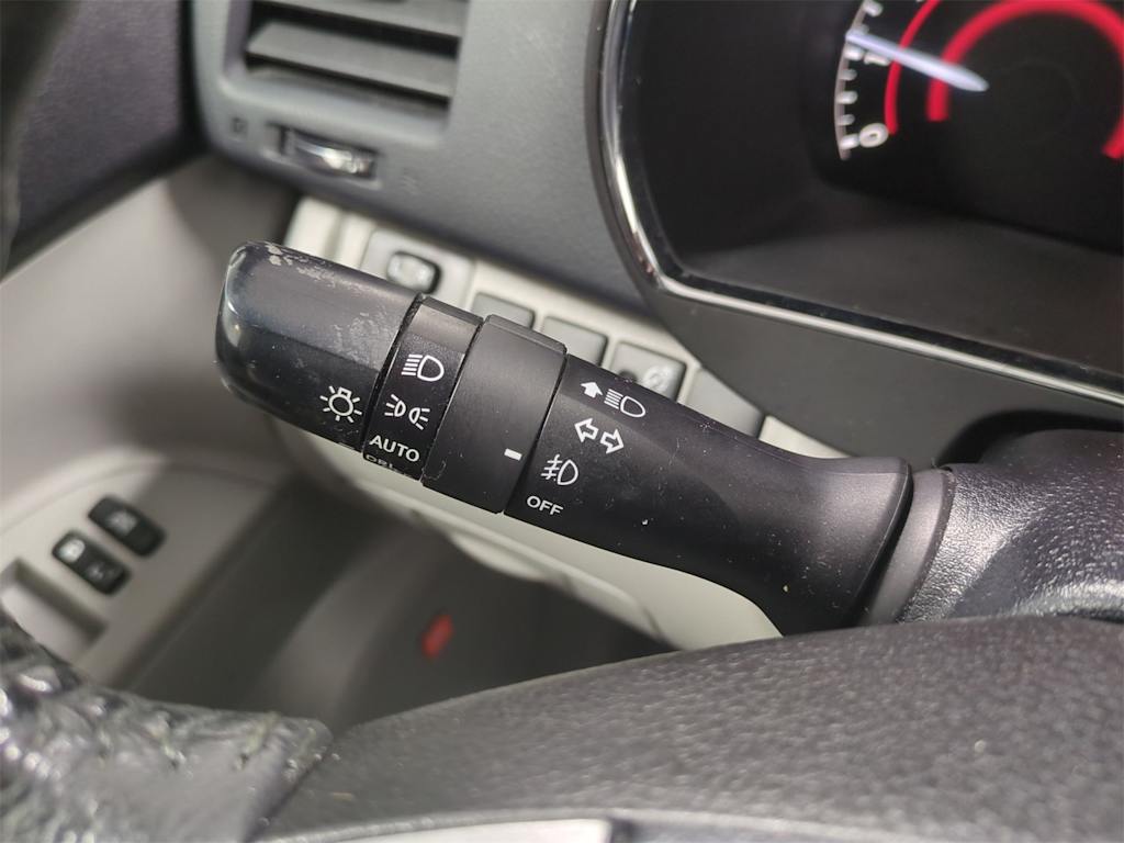 Thumbnail: 2013 Toyota Highlander - 16