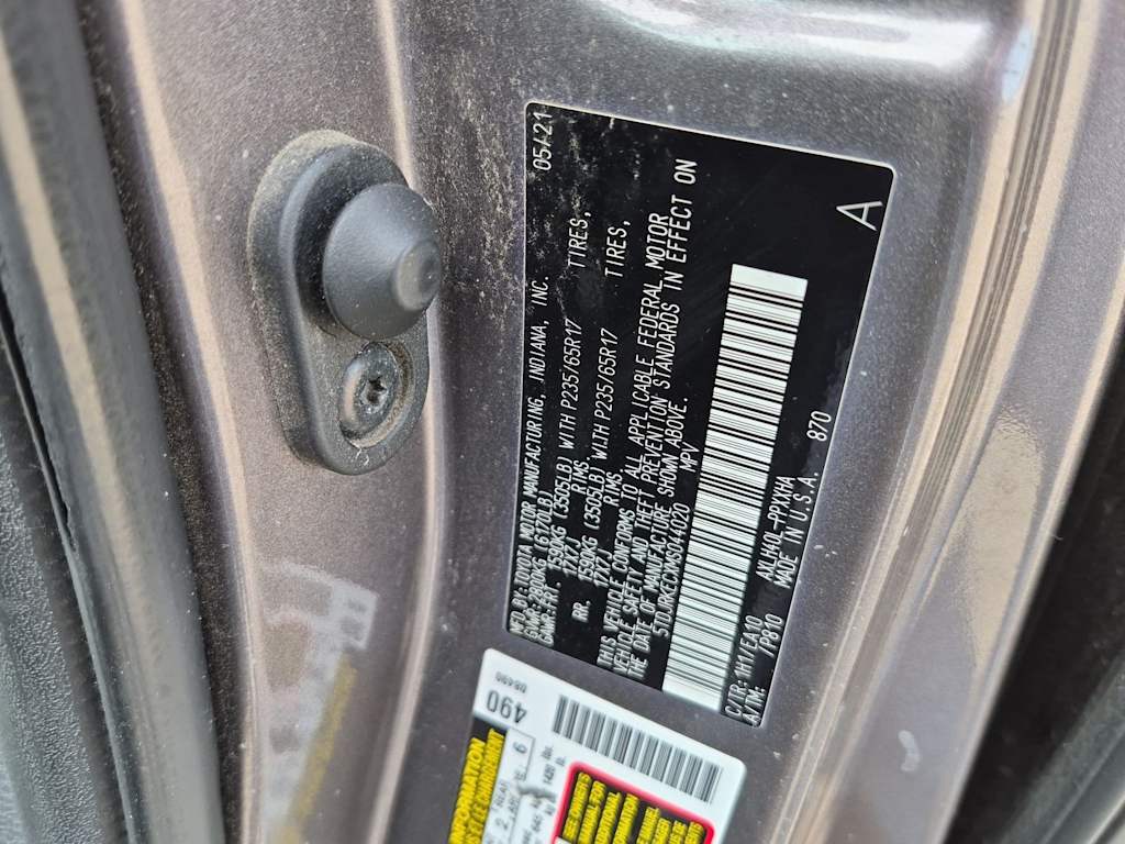 Thumbnail: 2021 Toyota Sienna - 18
