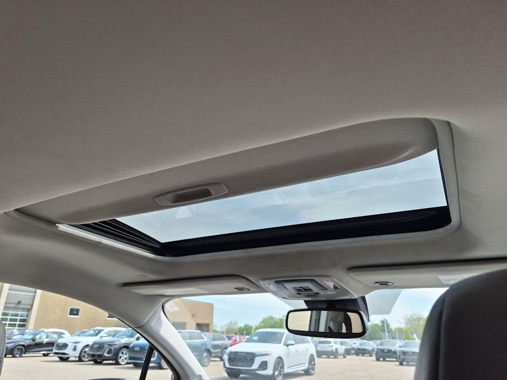 Thumbnail: 2021 Toyota Sienna - 35