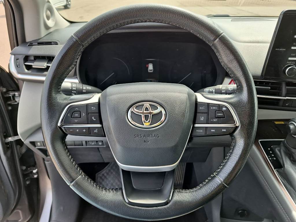 Thumbnail: 2021 Toyota Sienna - 13
