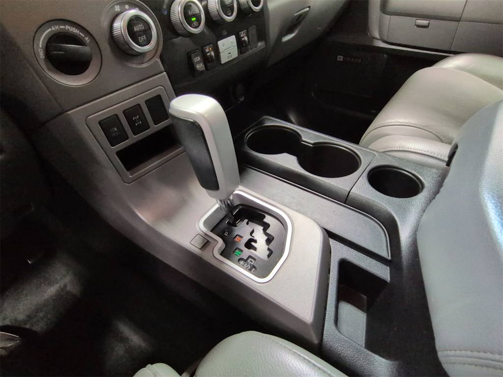 Thumbnail: 2016 Toyota Sequoia - 16