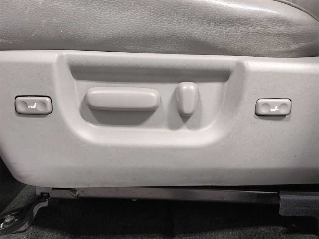 Thumbnail: 2016 Toyota Sequoia - 21