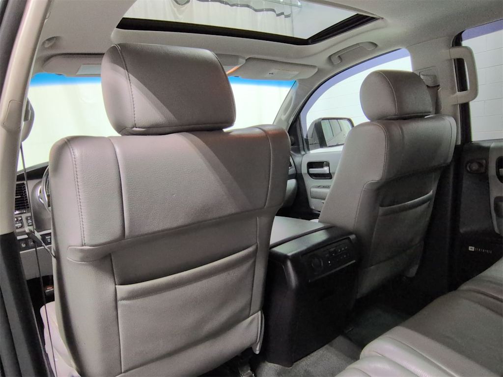 Thumbnail: 2016 Toyota Sequoia - 31