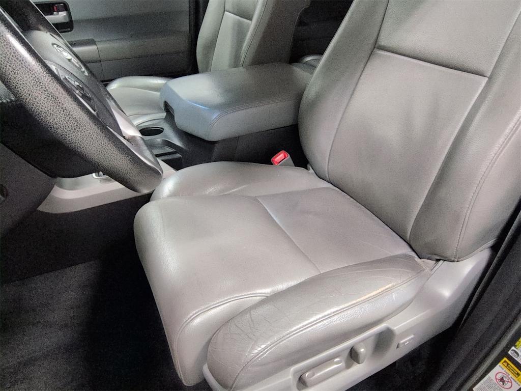 Thumbnail: 2016 Toyota Sequoia - 11