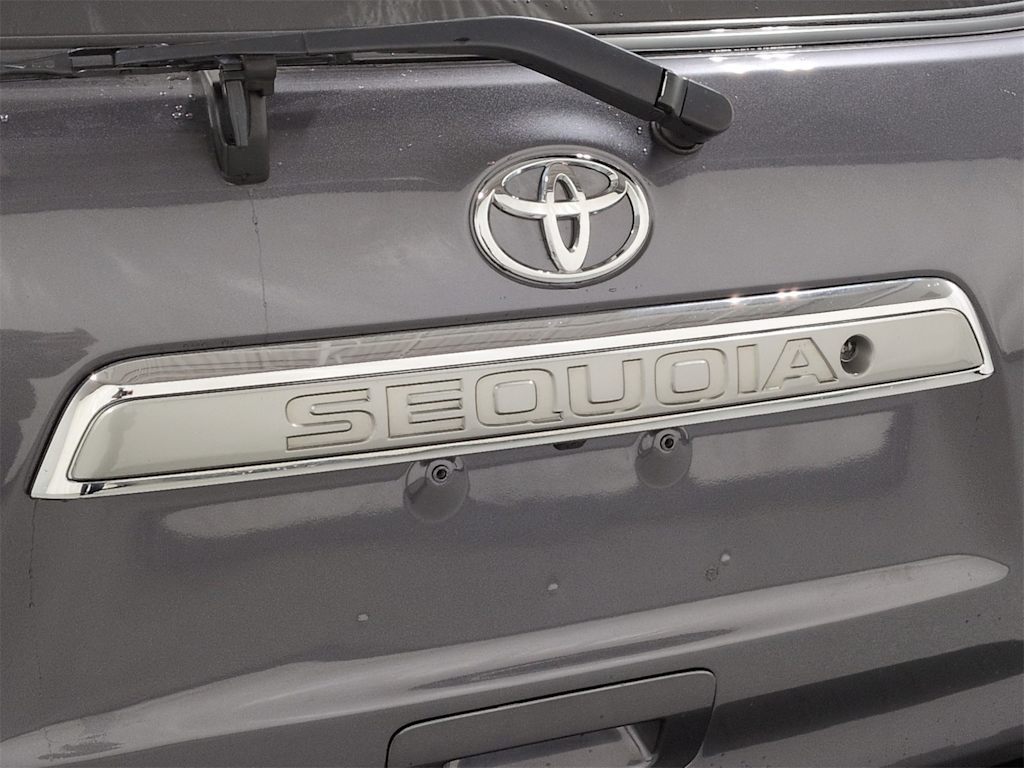 Thumbnail: 2016 Toyota Sequoia - 29