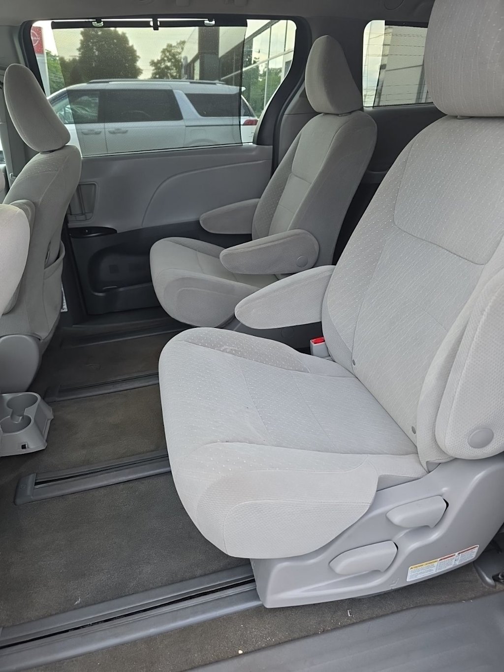 Thumbnail: 2018 Toyota Sienna - 6