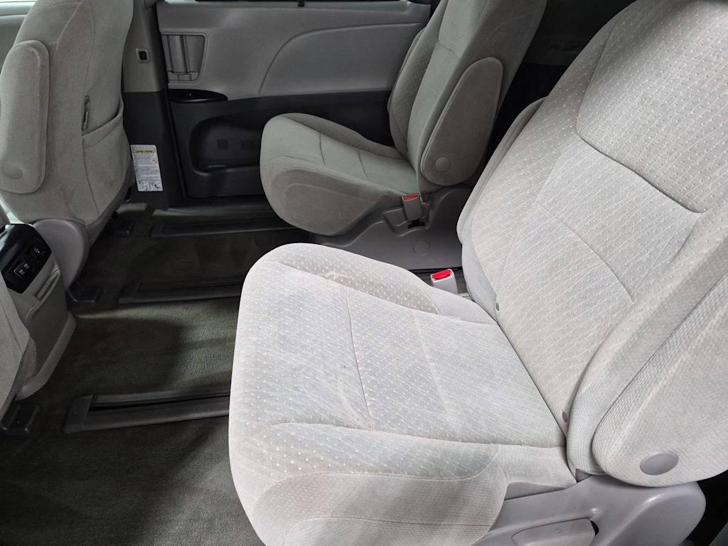 Thumbnail: 2018 Toyota Sienna - 11