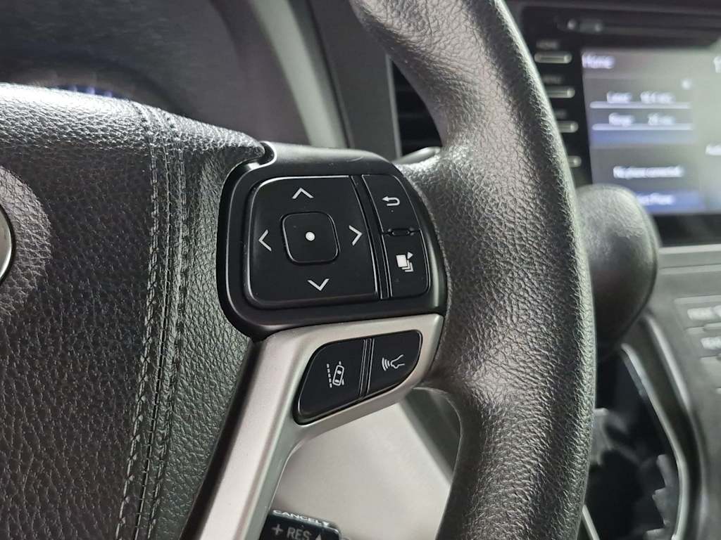 Thumbnail: 2018 Toyota Sienna - 29