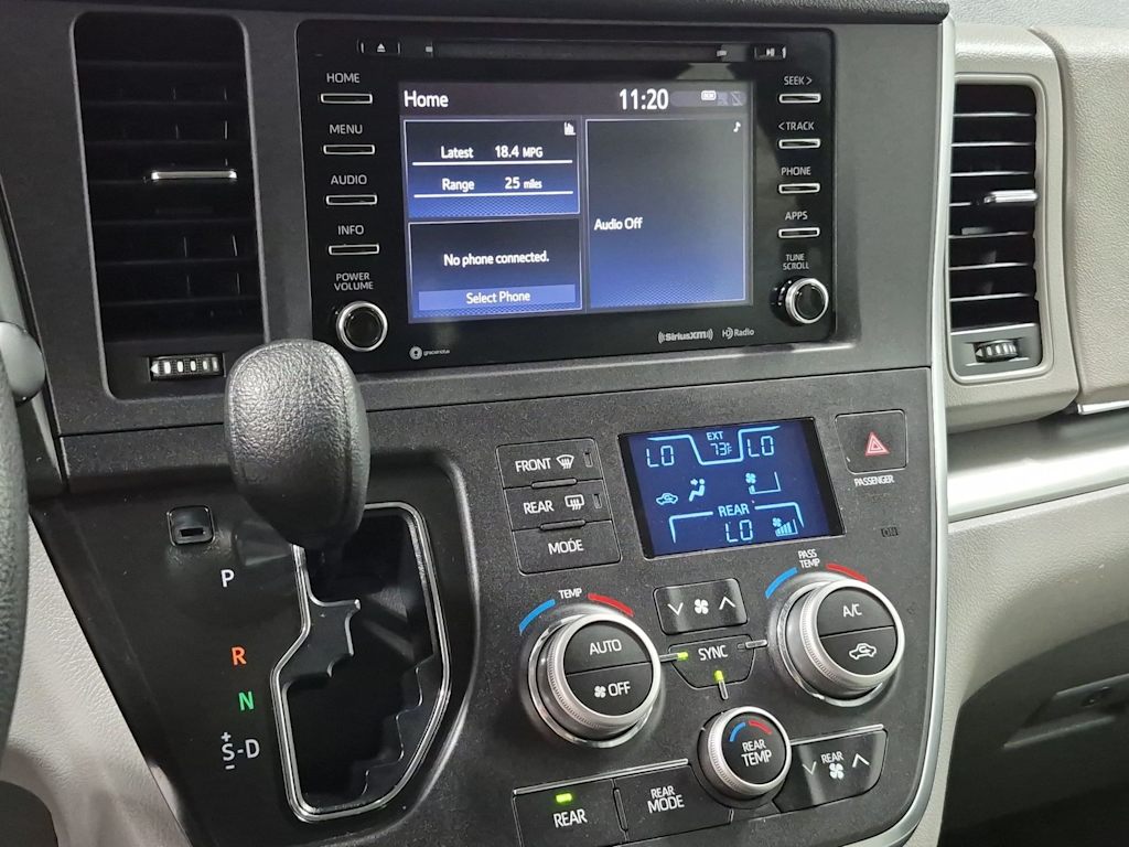 Thumbnail: 2018 Toyota Sienna - 13