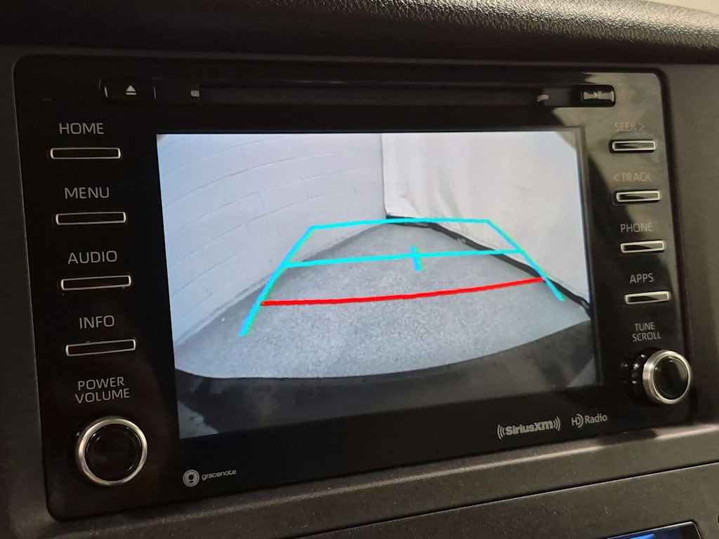 Thumbnail: 2018 Toyota Sienna - 31