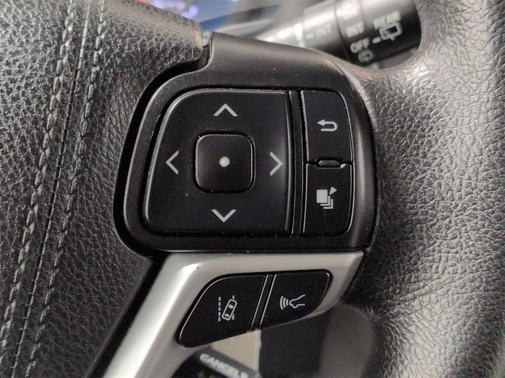 Thumbnail: 2019 Toyota Sienna - 30