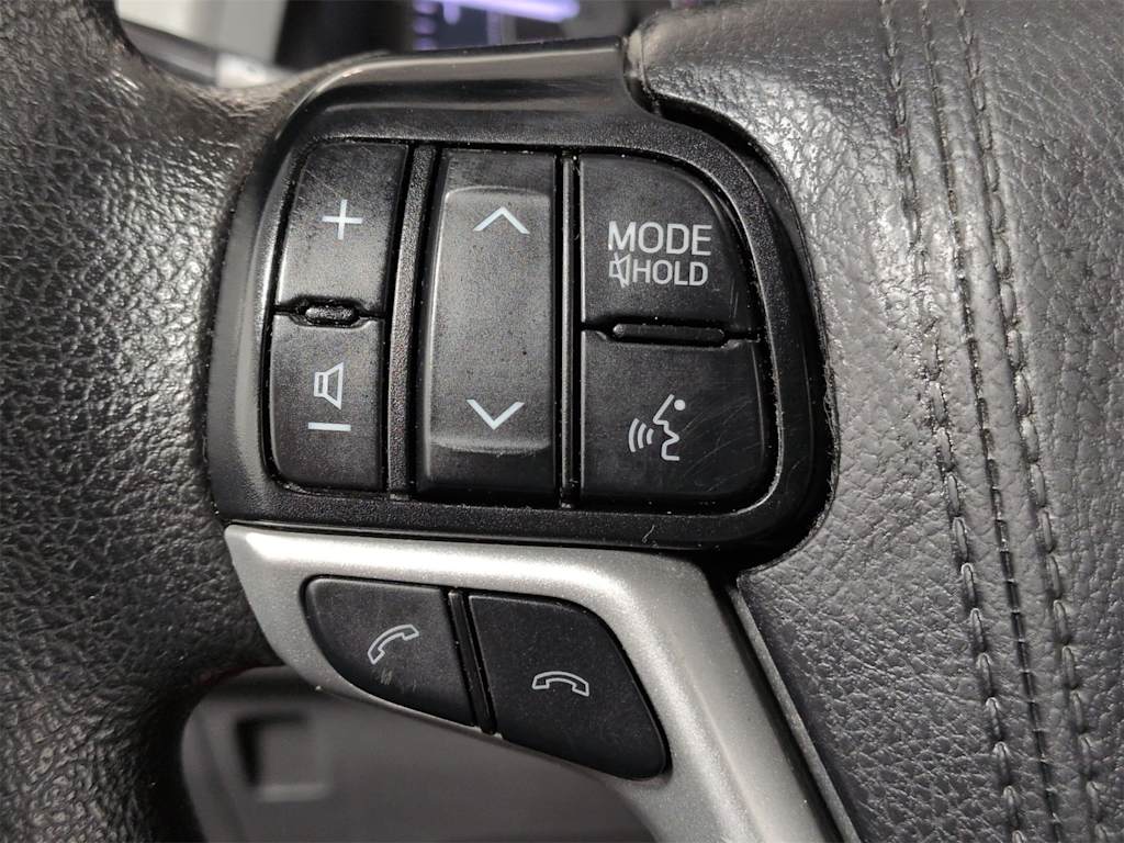 Thumbnail: 2019 Toyota Sienna - 29