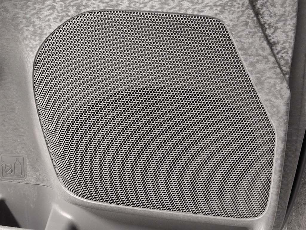 Thumbnail: 2019 Toyota Sienna - 33